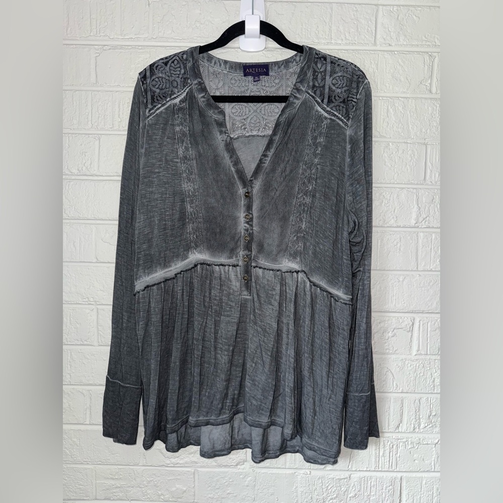 Women's Gray Long Sleeve Top